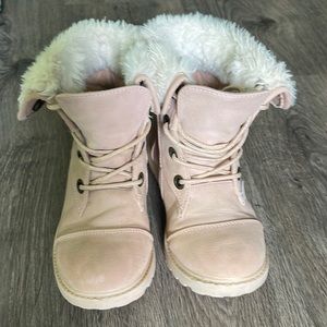 Boots with the Fur